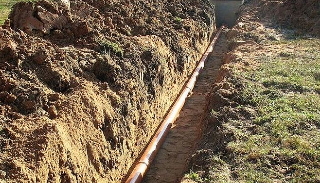 Копка траншей для водопровода в Кронштадте: цена за метр от 942 руб.